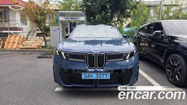 BMW iX3 50 xDrive M Sport Pro — пробег 1 000 км — фото 1 из 5