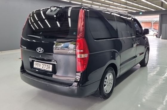 Hyundai Starex Van 5-Seater Smart — пробег 57 000 км — фото 2 из 5