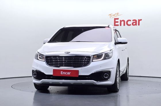 Kia Carnival 9-seater Noblesse — пробег 176 248 км — фото 3 из 5
