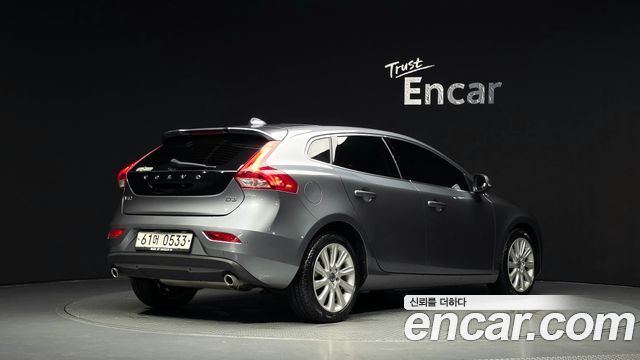 Volvo V40 D3 2nd — пробег 49 170 км — фото 2 из 5