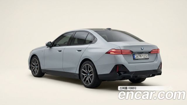 BMW 5-Series 520i M Sport — пробег 12 626 км — фото 3 из 5