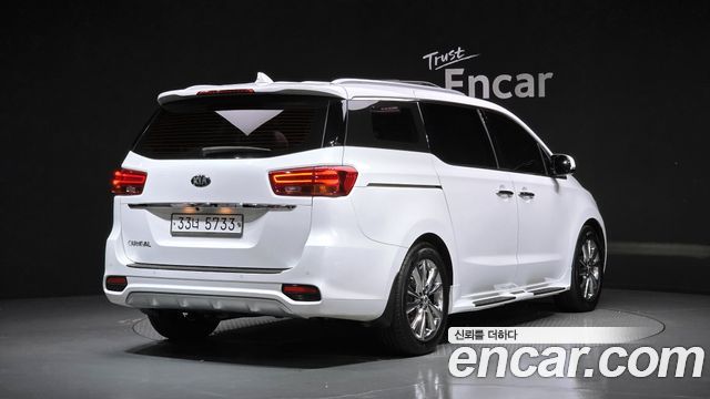 Kia Carnival из Кореи Encar