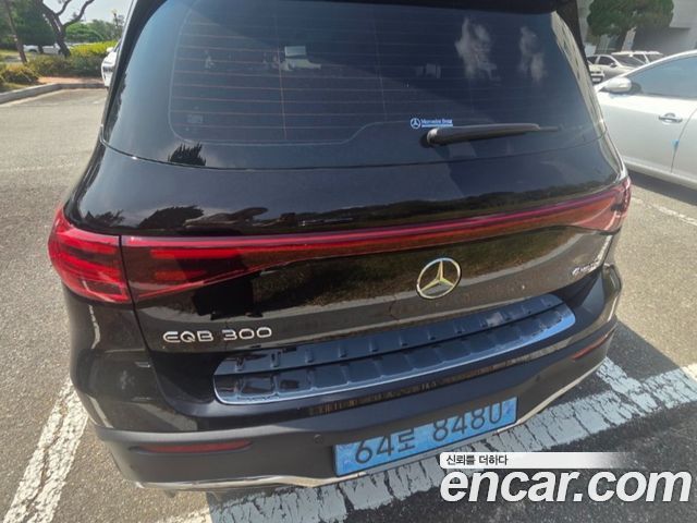 Mercedes-Benz EQB EQB300 4MATIC AMG Line — пробег 16 250 км — фото 3 из 5