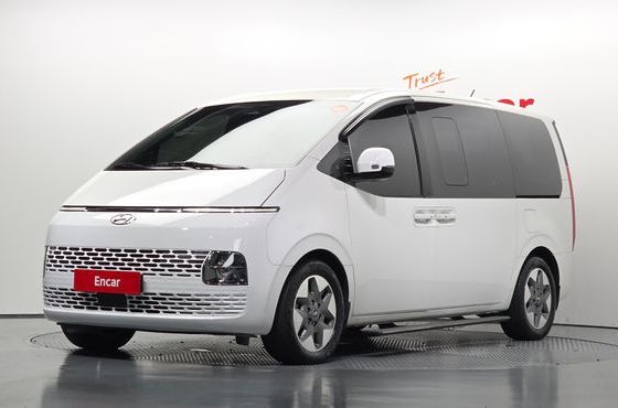 Hyundai Staria Tourer 11-Seater Modern — пробег 128 113 км — фото 1 из 5