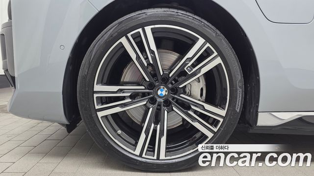 BMW 7-Series 750e xDrive M Sport — пробег 27 556 км — фото 5 из 5