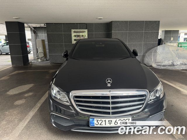 Mercedes-Benz E-Class E220d 4MATIC Exclusive — пробег 123 000 км — фото 3 из 5