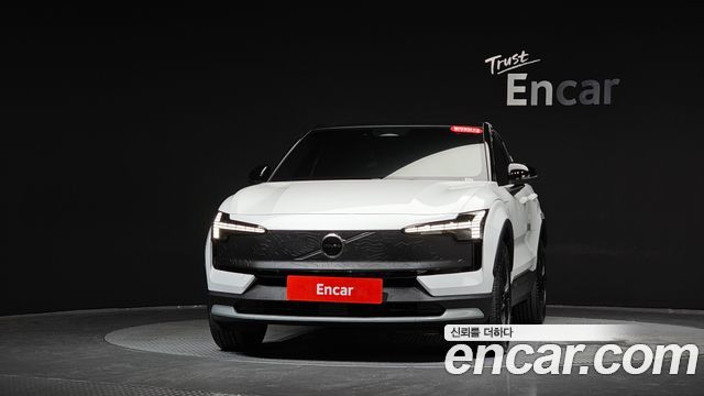 Volvo EX30 Performance Ultra — пробег 4 346 км — фото 3 из 5