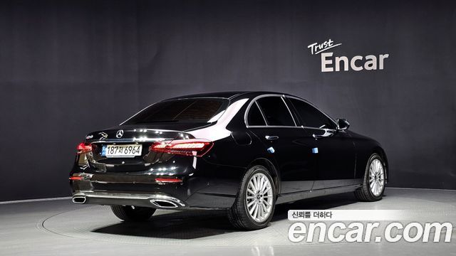 Mercedes-Benz E-Class из Кореи Encar