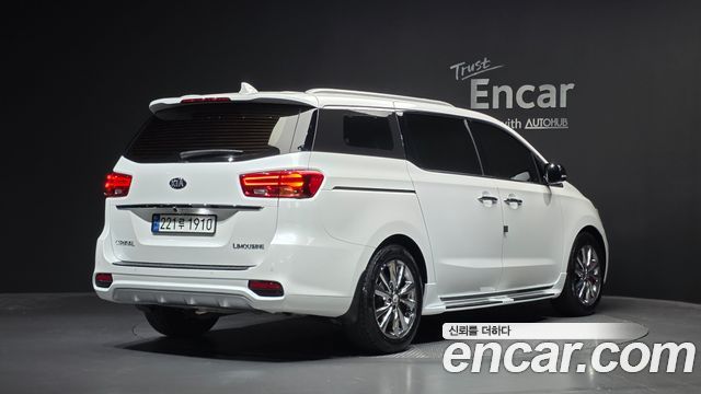 Kia Carnival из Кореи Encar