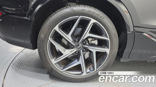 Audi Q6 e-tron Premium Quattro — пробег 5 282 км — фото 5 из 5