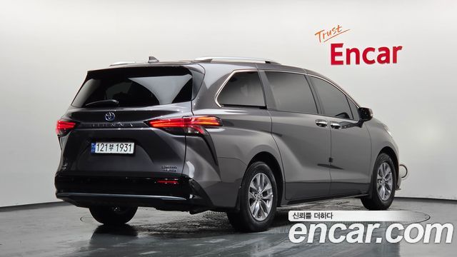 Toyota Sienna 2.5 Hybrid AWD — пробег 71 258 км — фото 2 из 5
