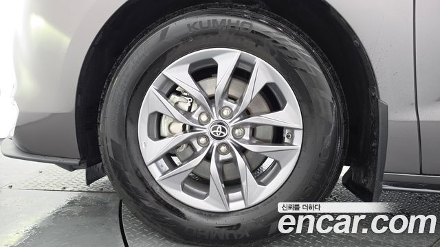Toyota Sienna 2.5 Hybrid AWD — пробег 71 258 км — фото 5 из 5