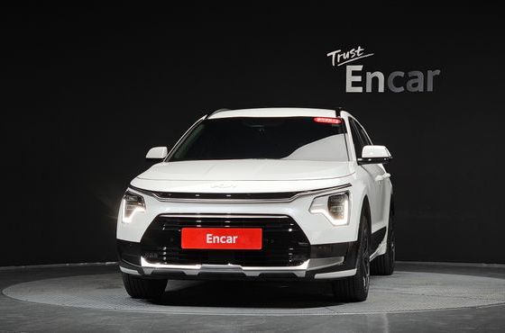 Kia Niro Signature — пробег 5 587 км — фото 3 из 5