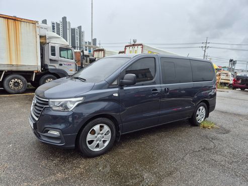 Hyundai Starex Wagon 12-Seater Smart — пробег 99 205 км — фото 1 из 5