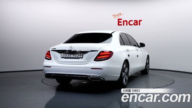 Mercedes-Benz E-Class E300 Avantgarde — пробег 97 335 км — фото 4 из 5
