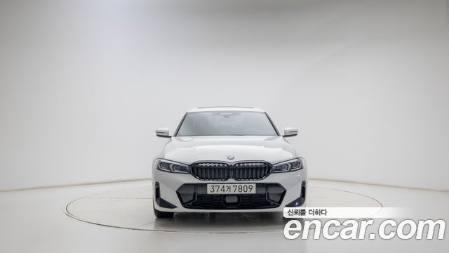 BMW 3-Series 320i M Sport — пробег 9 381 км — фото 3 из 5