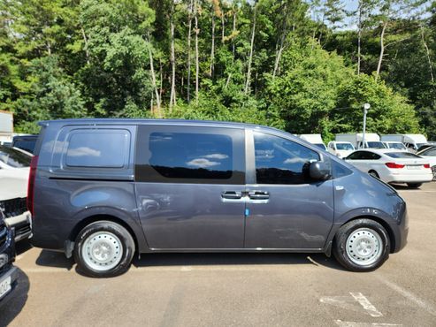 Hyundai Staria Cargo 5-Seater Smart — пробег 144 000 км — фото 3 из 5