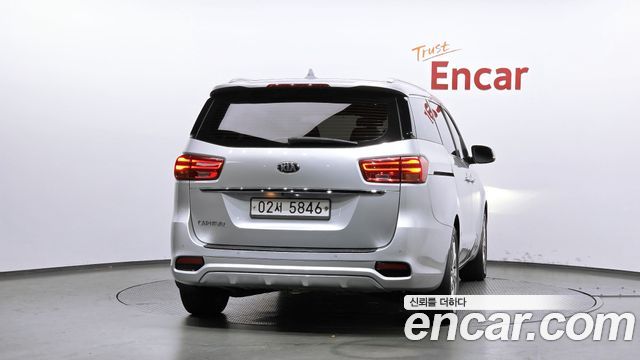 Kia Carnival из Кореи Encar