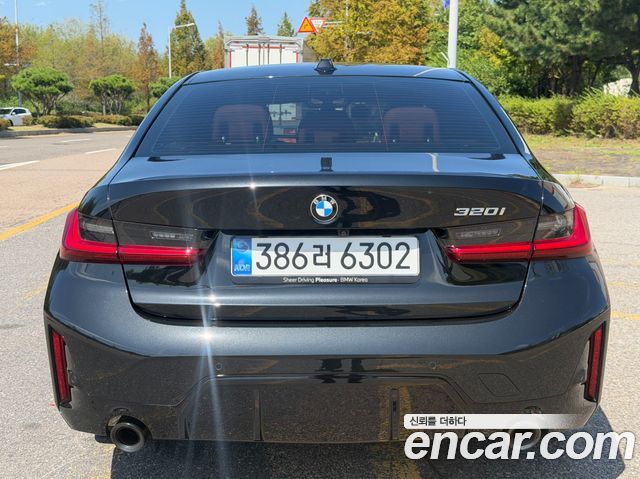 BMW 3-Series 320i M Sport — пробег 9 229 км — фото 4 из 5