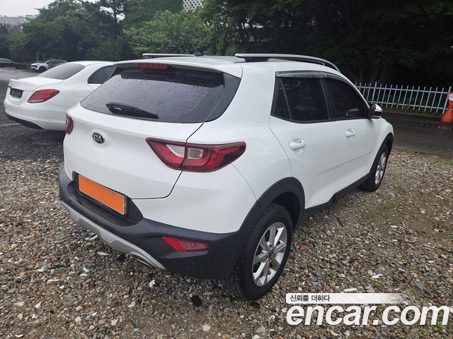 Kia Stonic из Кореи Encar