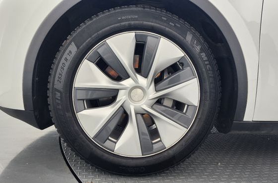 Tesla Model Y RWD — пробег 86 507 км — фото 5 из 5