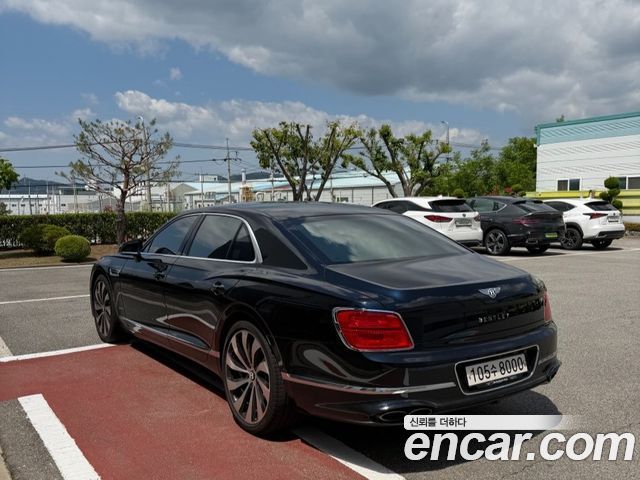 Bentley Flying Spur 4.0 Azure — пробег 30 000 км — фото 2 из 5