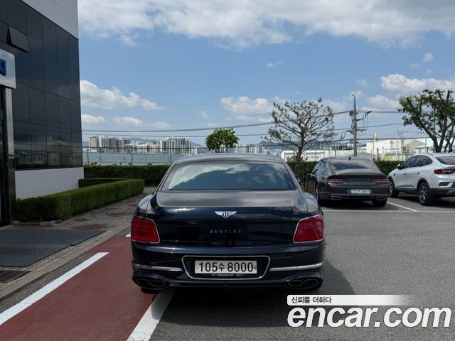 Bentley Flying Spur 4.0 Azure — пробег 30 000 км — фото 4 из 5