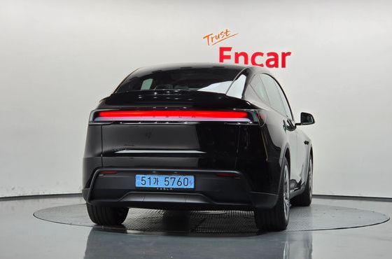 Tesla Model Y L Long Range AWD — пробег 39 км — фото 4 из 5