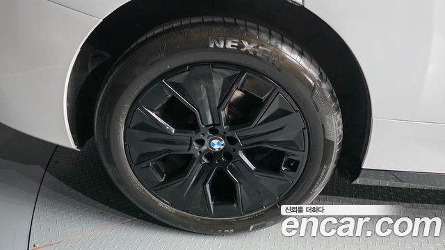 BMW iX из Кореи Encar