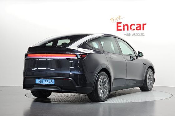 Tesla Model Y L Long Range AWD — пробег 62 км — фото 2 из 5