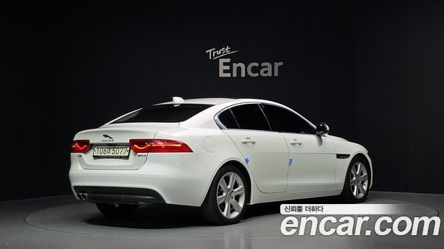 Jaguar XE 20d Portfolio — пробег 89 271 км — фото 2 из 5