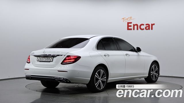 Mercedes-Benz E-Class из Кореи Encar
