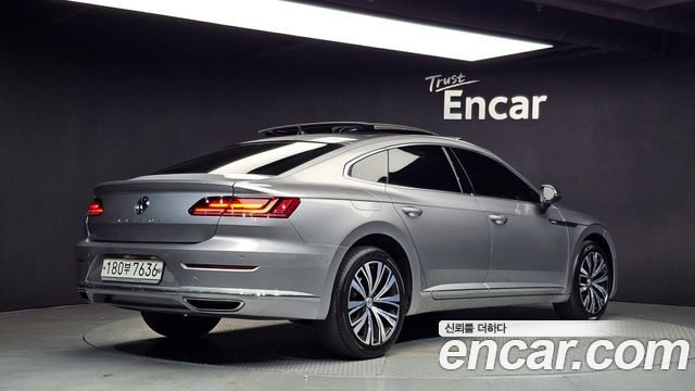 Volkswagen Arteon 2.0 TDI Premium — пробег 139 658 км — фото 2 из 5