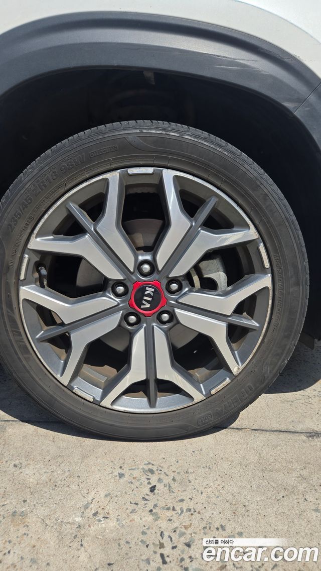 Kia Seltos из Кореи Encar