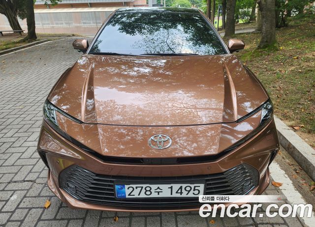 Toyota Camry 2.5 XLE Premium Hybrid — пробег 9 100 км — фото 3 из 5