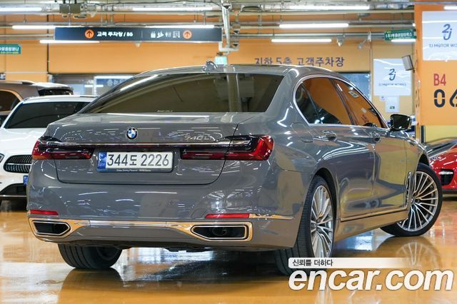 BMW 7-Series 740Li xDrive Design Pure Excellence — пробег 90 600 км — фото 2 из 5