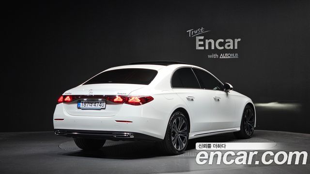 Mercedes-Benz E-Class E220d 4MATIC Exclusive — пробег 23 705 км — фото 2 из 5