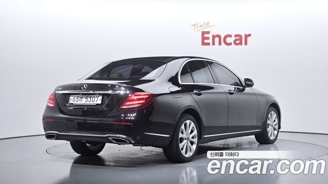 Mercedes-Benz E-Class из Кореи Encar