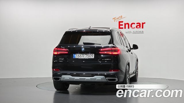 BMW X5 xDrive 45e xLine — пробег 130 403 км — фото 4 из 5
