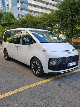 Hyundai Staria L3.5 Lounge 9-Seater Prestige — пробег 201 км — фото 1 из 5