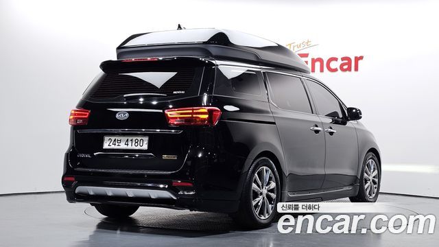 Kia Carnival 7-Seater Hi-Limousine President — пробег 142 200 км — фото 2 из 5