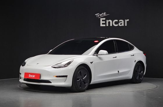 Tesla Model 3 Standard Range Plue RWD — пробег 70 034 км — фото 1 из 5
