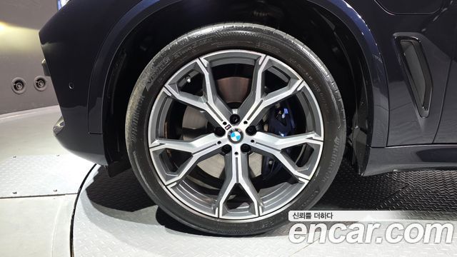 BMW X5 xDrive 45e M Sport — пробег 92 252 км — фото 5 из 5