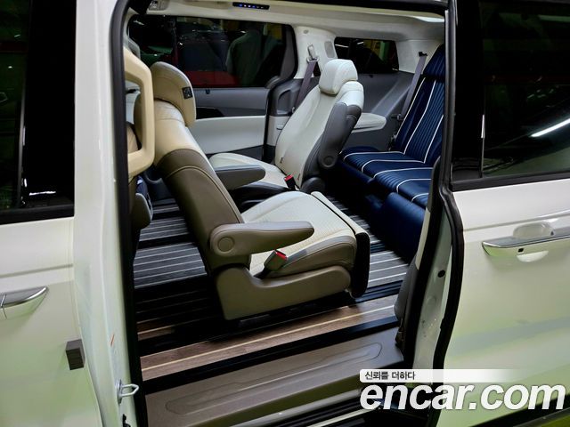 Kia Carnival Gasoline 9-Seater Hi Limousine (7-seater Limousine(Special vehicle) — пробег 27 798 км — фото 5 из 5