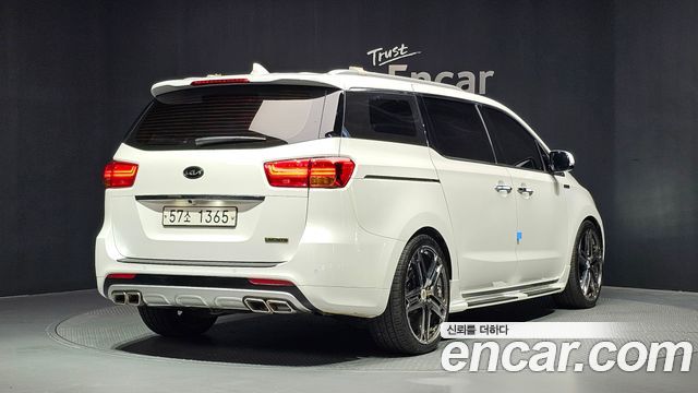 Kia Carnival Gasoline 7-seater Limousine President — пробег 178 276 км — фото 2 из 5