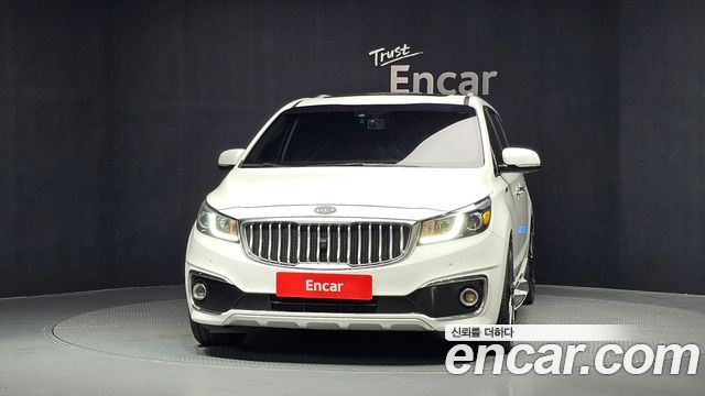 Kia Carnival Gasoline 7-seater Limousine President — пробег 178 276 км — фото 3 из 5