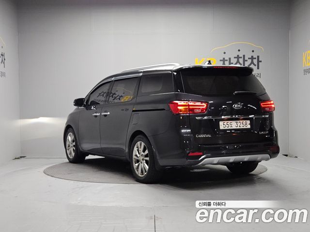 Kia Carnival из Кореи Encar