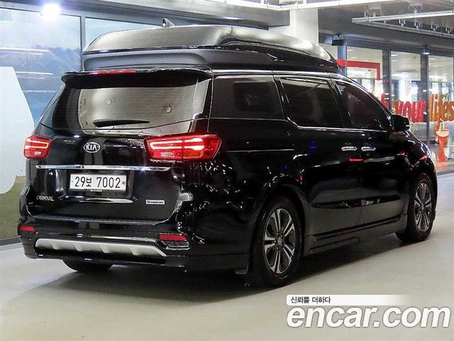 Kia Carnival 9-Seater Hi-Limousine Luxury — пробег 58 814 км — фото 4 из 5