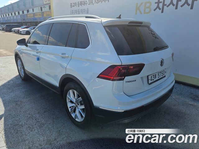 Volkswagen Tiguan 2.0 TDI Premium — пробег 56 864 км — фото 5 из 5