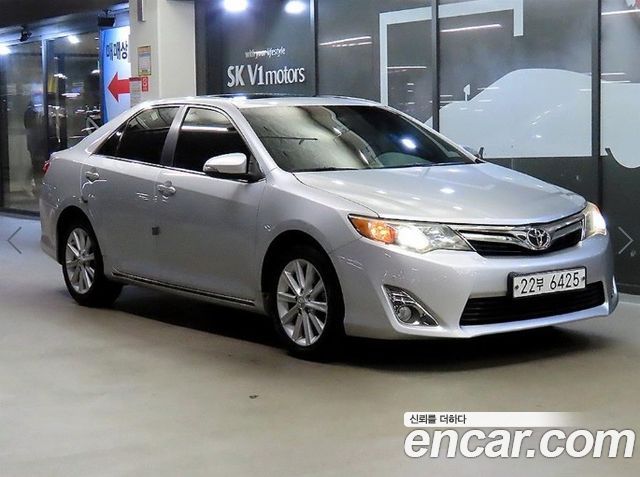Toyota Camry 2.5 XLE — пробег 127 769 км — фото 1 из 5